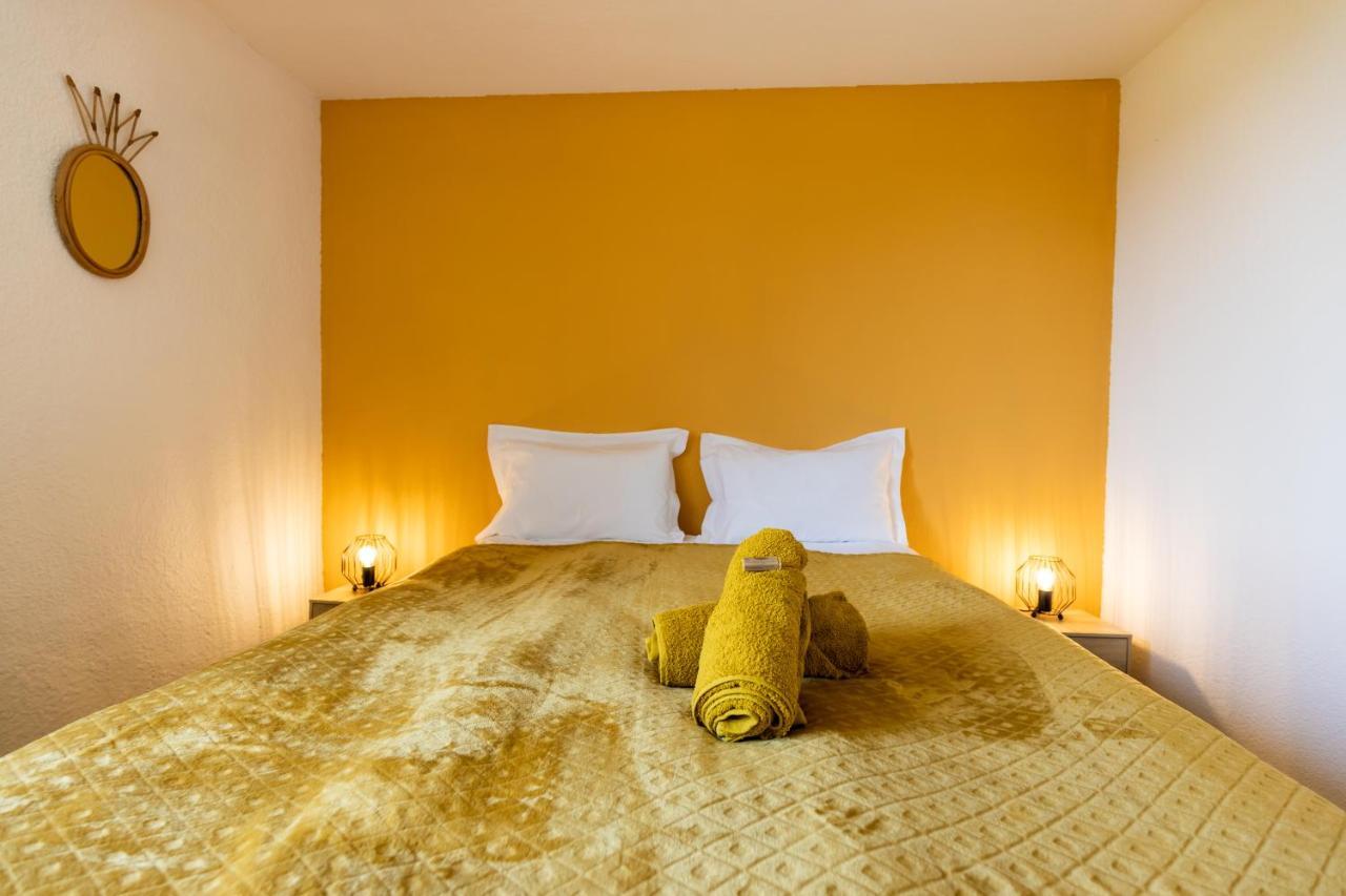Bed and Breakfast Domaine Du Coq En Pat Augerolles Esterno foto